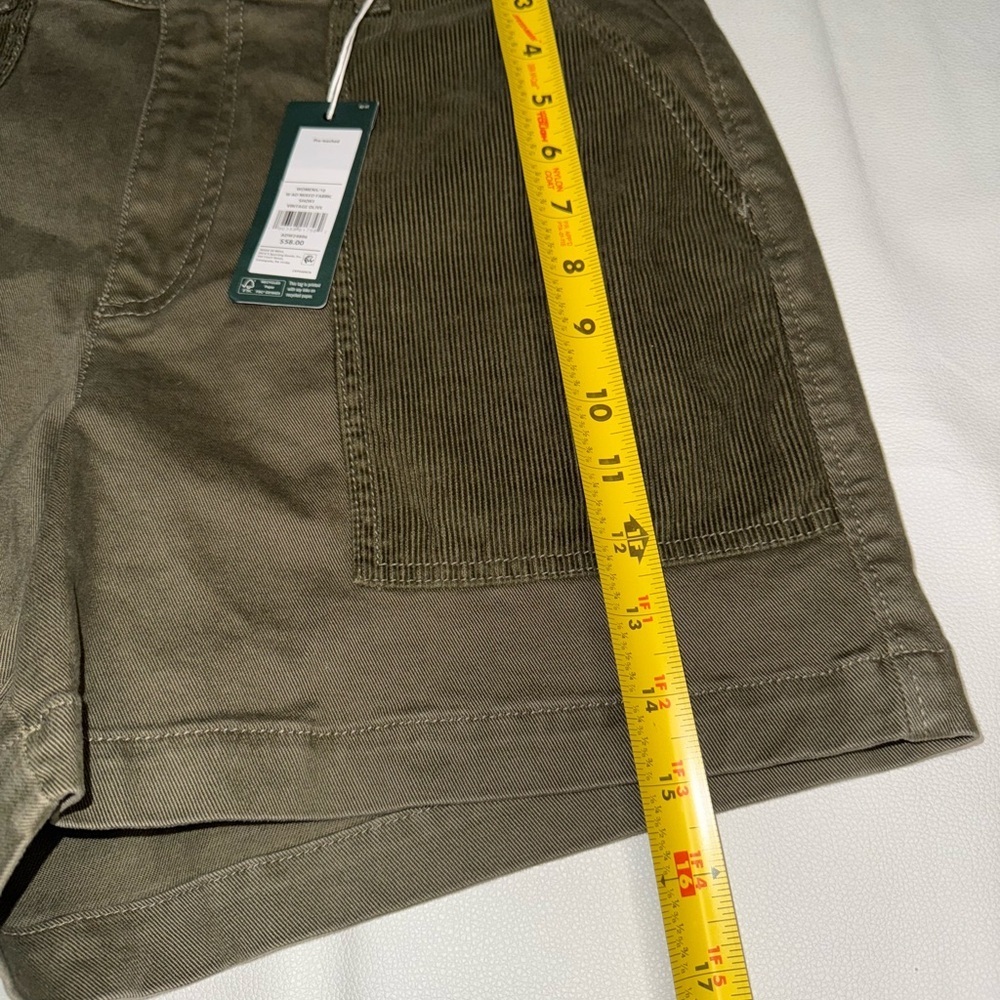 Alpine Design Womens Olive Cargo Shorts NWT Size 10 - Picture 5 of 10